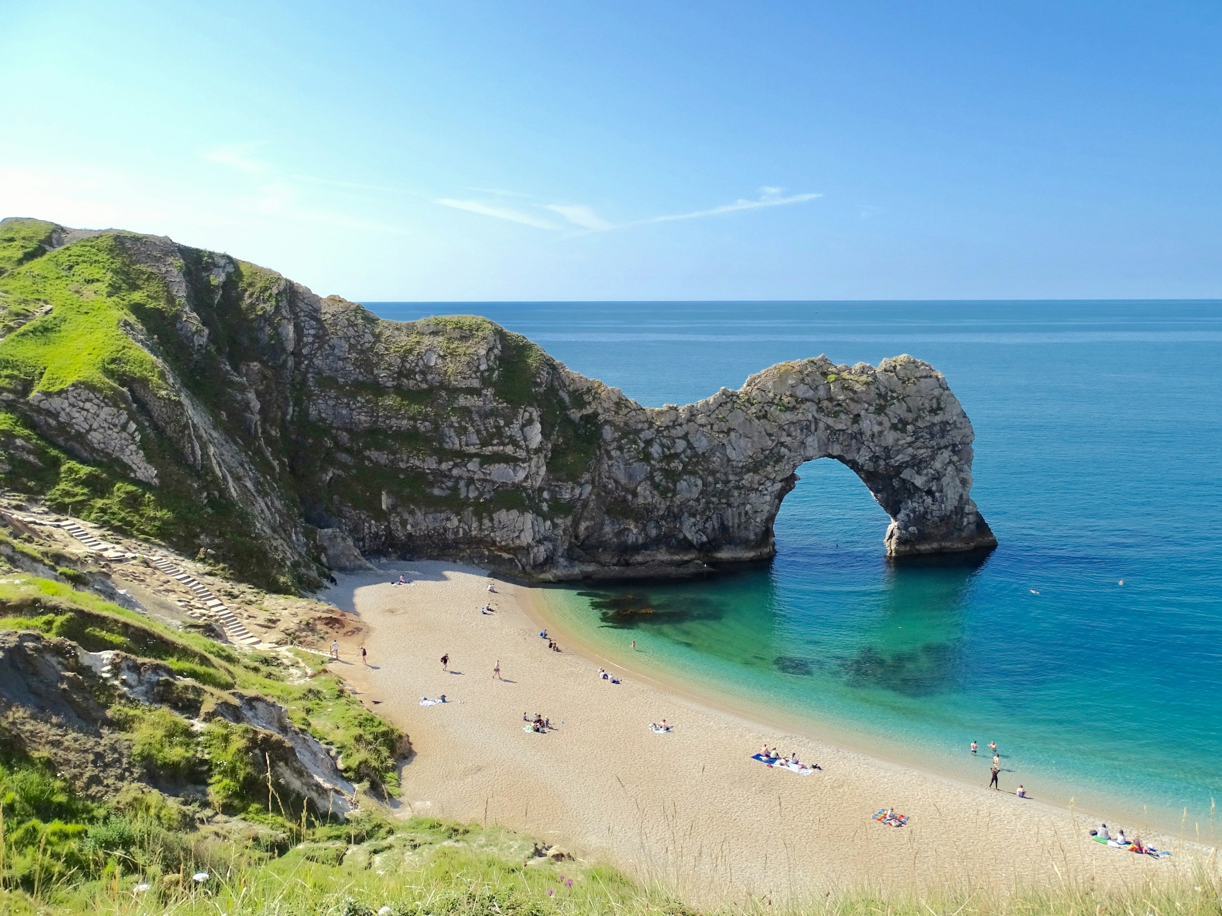 Durdle Door and the turquoise sea on Dorset’s Jurassic Coast